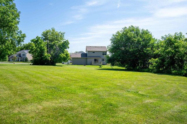 324 White Tail Drive, Sun Prairie, WI 53590