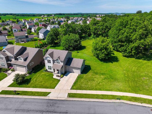 324 White Tail Drive, Sun Prairie, WI 53590