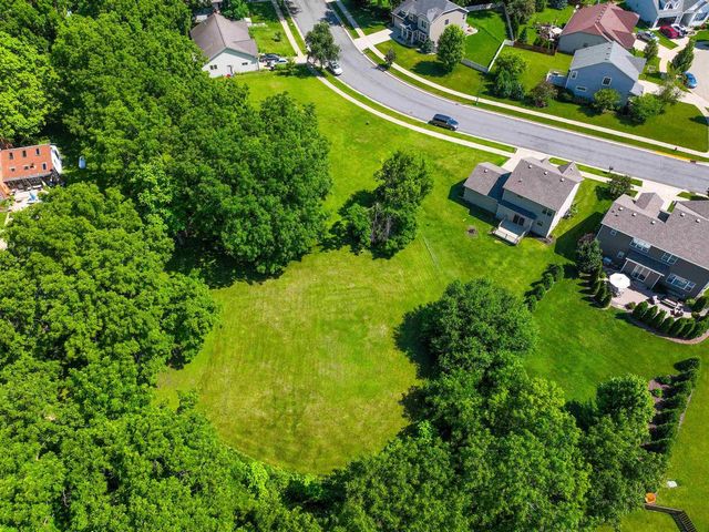 324 White Tail Drive, Sun Prairie, WI 53590