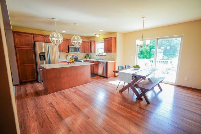 324 White Tail Drive, Sun Prairie, WI 53590