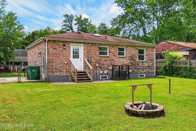 9813 Scarborough Ave, Louisville, KY 40272