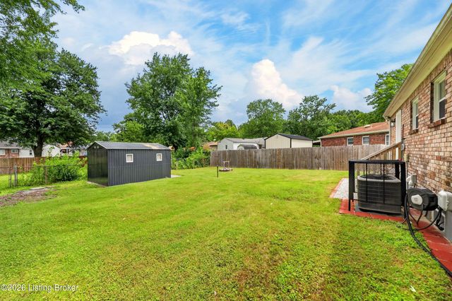 9813 Scarborough Ave, Louisville, KY 40272