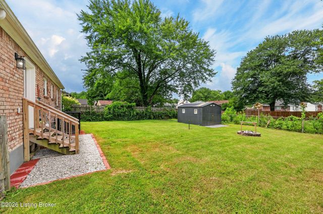 9813 Scarborough Ave, Louisville, KY 40272