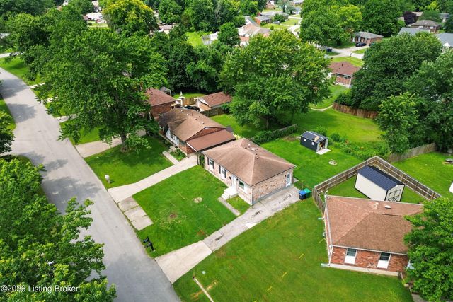 9813 Scarborough Ave, Louisville, KY 40272