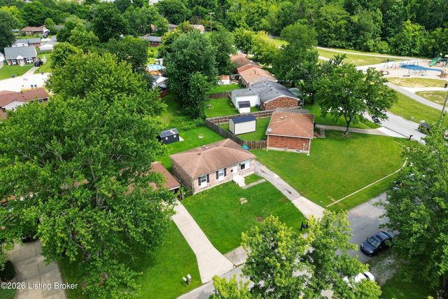 9813 Scarborough Ave, Louisville, KY 40272