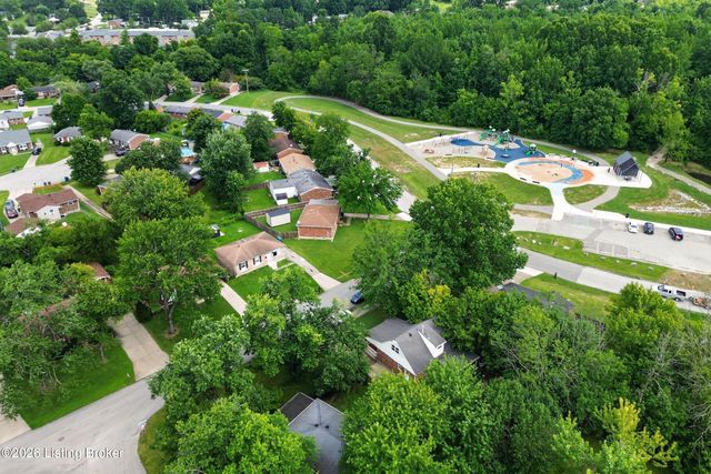 9813 Scarborough Ave, Louisville, KY 40272