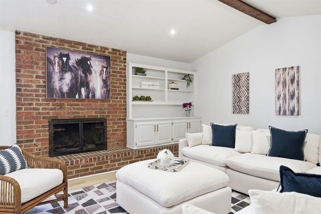 900 Woodbury Drive, Edmond, OK 73034