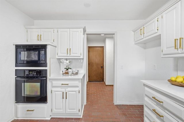 900 Woodbury Drive, Edmond, OK 73034