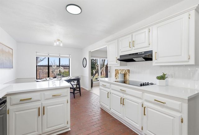 900 Woodbury Drive, Edmond, OK 73034