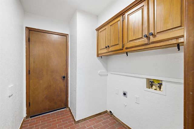 900 Woodbury Drive, Edmond, OK 73034