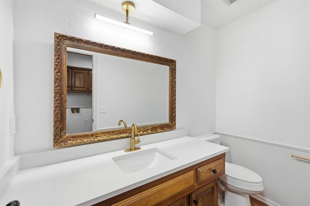 900 Woodbury Drive, Edmond, OK 73034