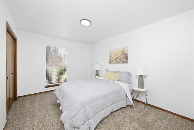 900 Woodbury Drive, Edmond, OK 73034