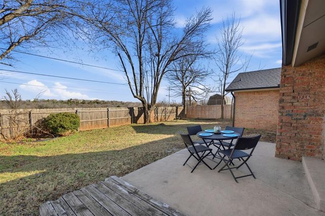 900 Woodbury Drive, Edmond, OK 73034