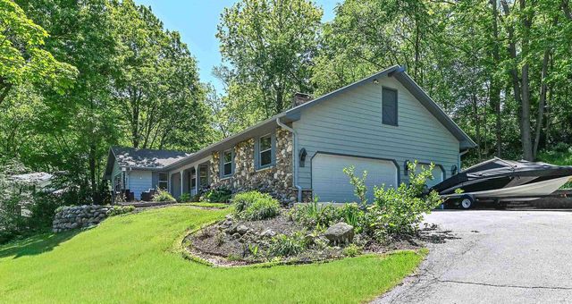 15305 Santa Maria Court, Brookfield, WI 53005