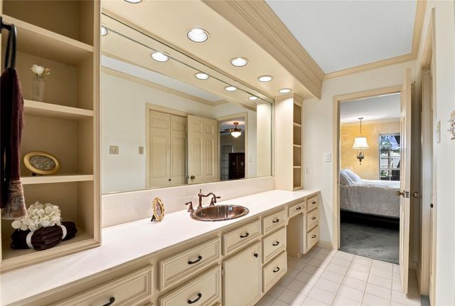203 Ballantrae Lane, Houston, TX 77015