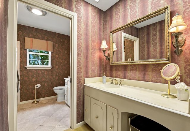 203 Ballantrae Lane, Houston, TX 77015