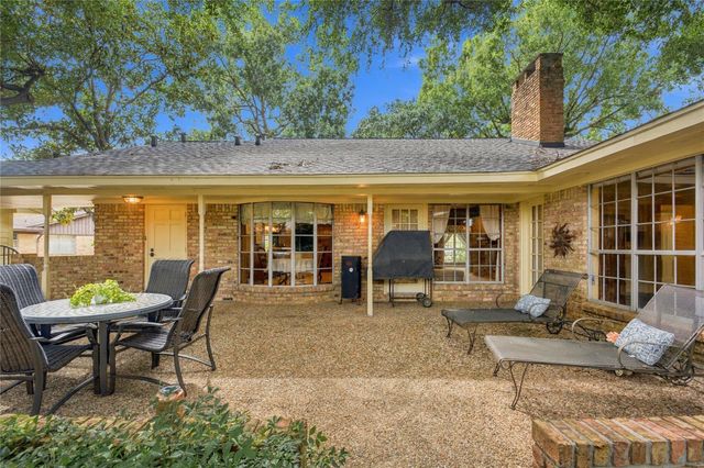 203 Ballantrae Lane, Houston, TX 77015