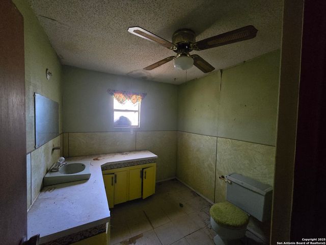 119 W Baetz Blvd, San Antonio, TX 78221