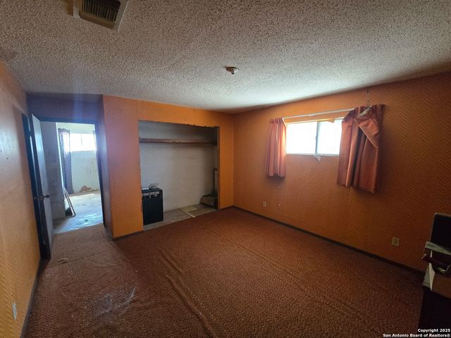 119 W Baetz Blvd, San Antonio, TX 78221