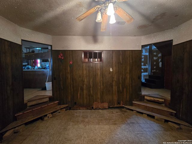 119 W Baetz Blvd, San Antonio, TX 78221