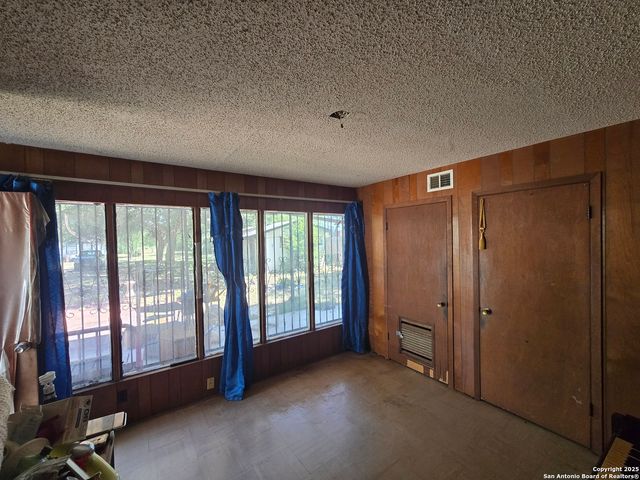119 W Baetz Blvd, San Antonio, TX 78221