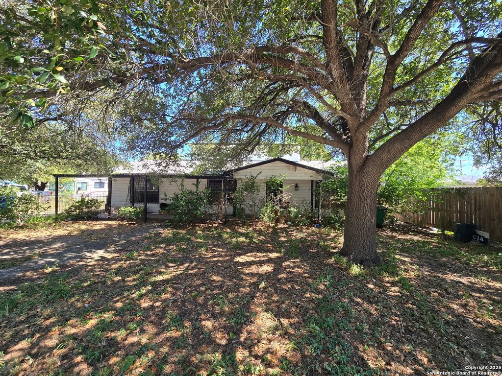 119 W Baetz Blvd, San Antonio, TX 78221