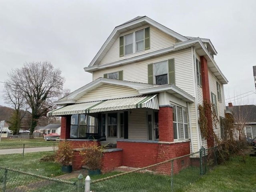 2457 8th Ave, Huntington, WV 25703
