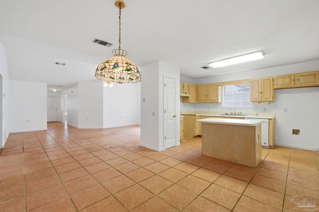 1383 Sterling Point Dr, Gulf Breeze, FL 32563