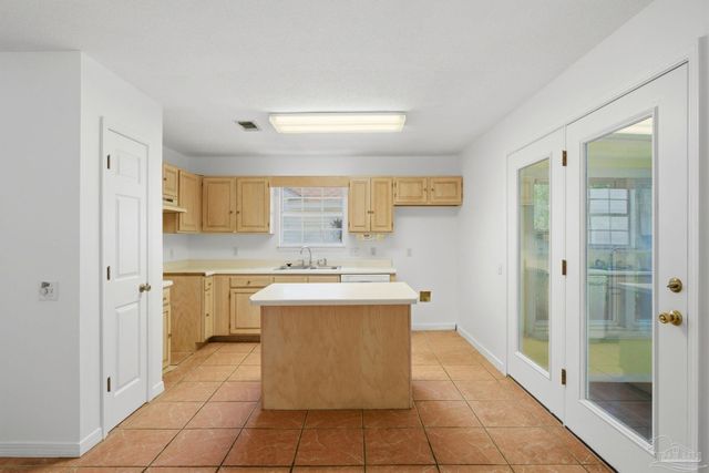 1383 Sterling Point Dr, Gulf Breeze, FL 32563