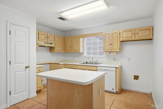 1383 Sterling Point Dr, Gulf Breeze, FL 32563