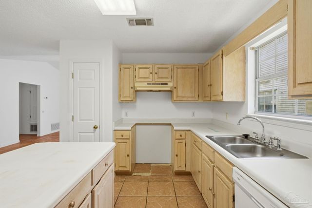 1383 Sterling Point Dr, Gulf Breeze, FL 32563