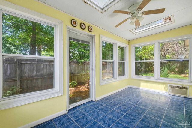 1383 Sterling Point Dr, Gulf Breeze, FL 32563