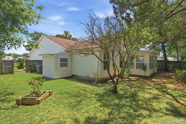 1383 Sterling Point Dr, Gulf Breeze, FL 32563