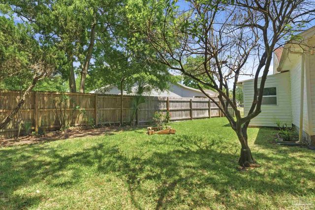 1383 Sterling Point Dr, Gulf Breeze, FL 32563