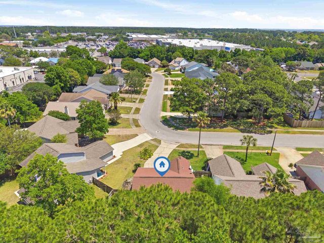 1383 Sterling Point Dr, Gulf Breeze, FL 32563