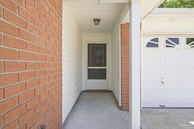 1383 Sterling Point Dr, Gulf Breeze, FL 32563