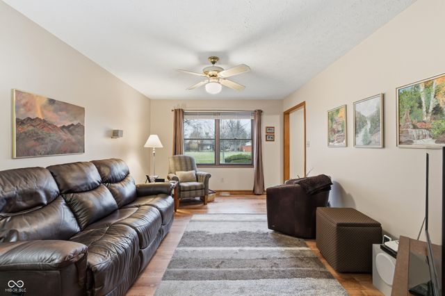 610 Eagle Crest Drive, Brownsburg, IN 46112