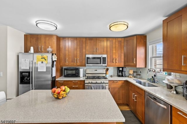 46 Barbara St, Newark City, NJ 07105