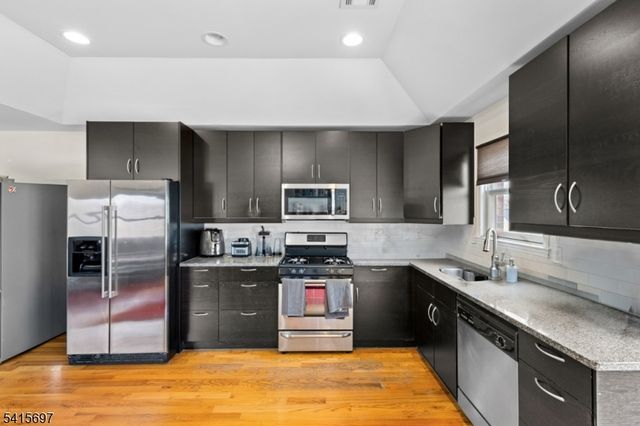 46 Barbara St, Newark City, NJ 07105
