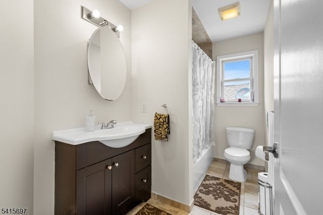46 Barbara St, Newark City, NJ 07105