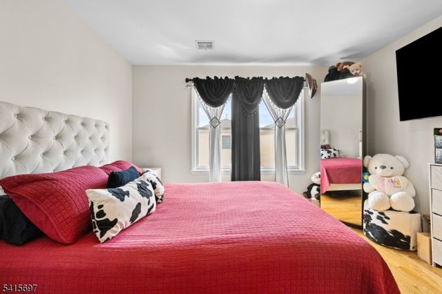 46 Barbara St, Newark City, NJ 07105