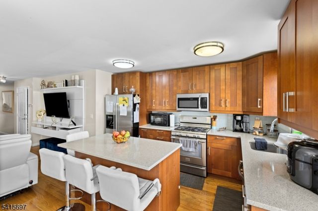 46 Barbara St, Newark City, NJ 07105