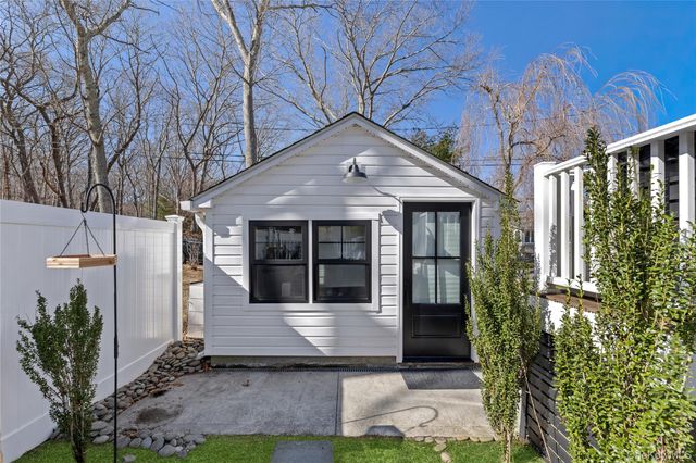 11 6th Street, Wading River, NY 11792