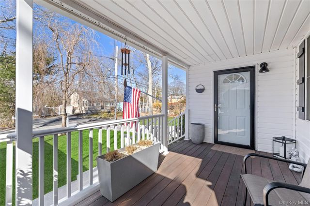 11 6th Street, Wading River, NY 11792