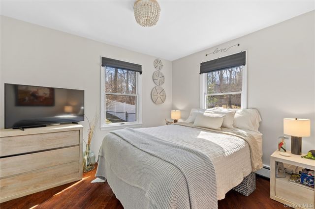 11 6th Street, Wading River, NY 11792