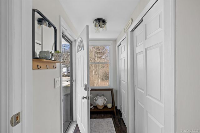 11 6th Street, Wading River, NY 11792