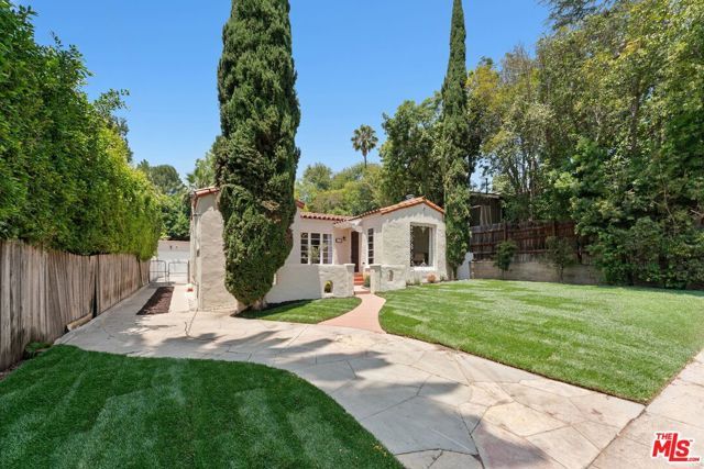 1635 N Coronado Street, Los Angeles, CA 90026