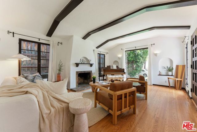 1635 N Coronado Street, Los Angeles, CA 90026