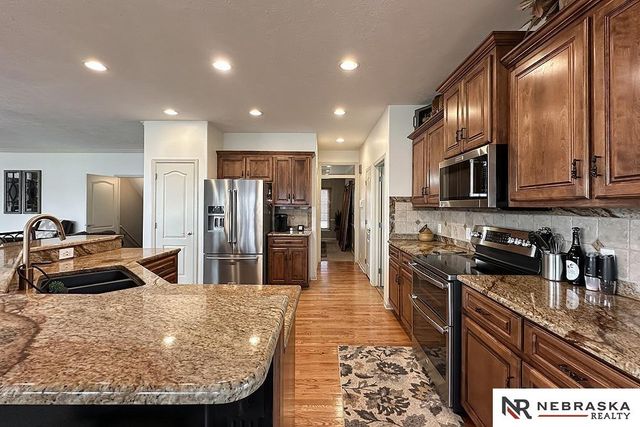 5717 N 160th Avenue, Omaha, NE 68116