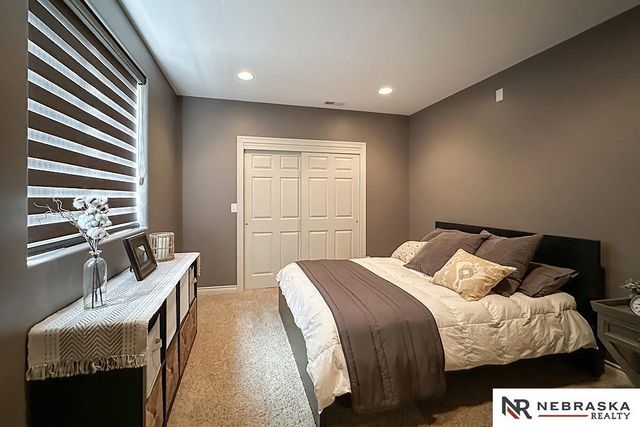 5717 N 160th Avenue, Omaha, NE 68116